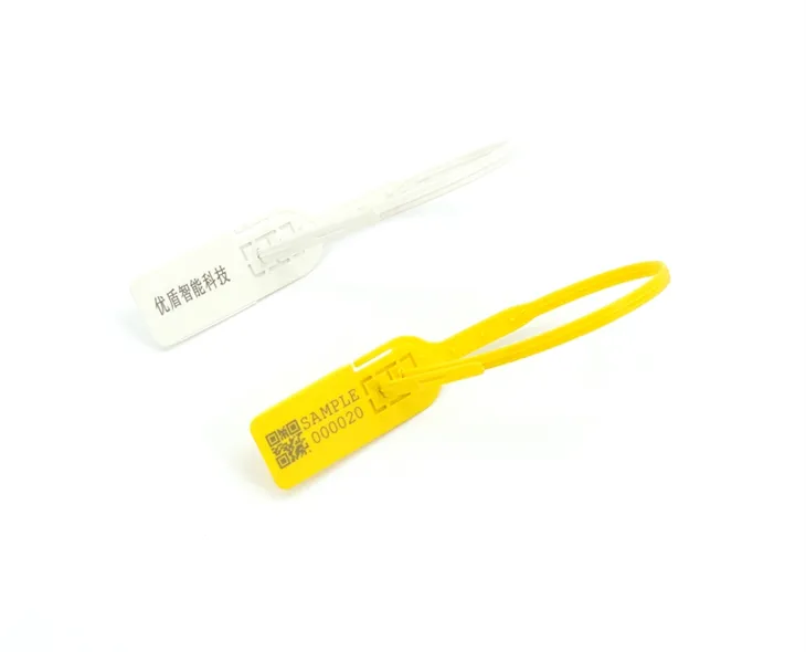 Ceanglaíonn slándáil plaisteach